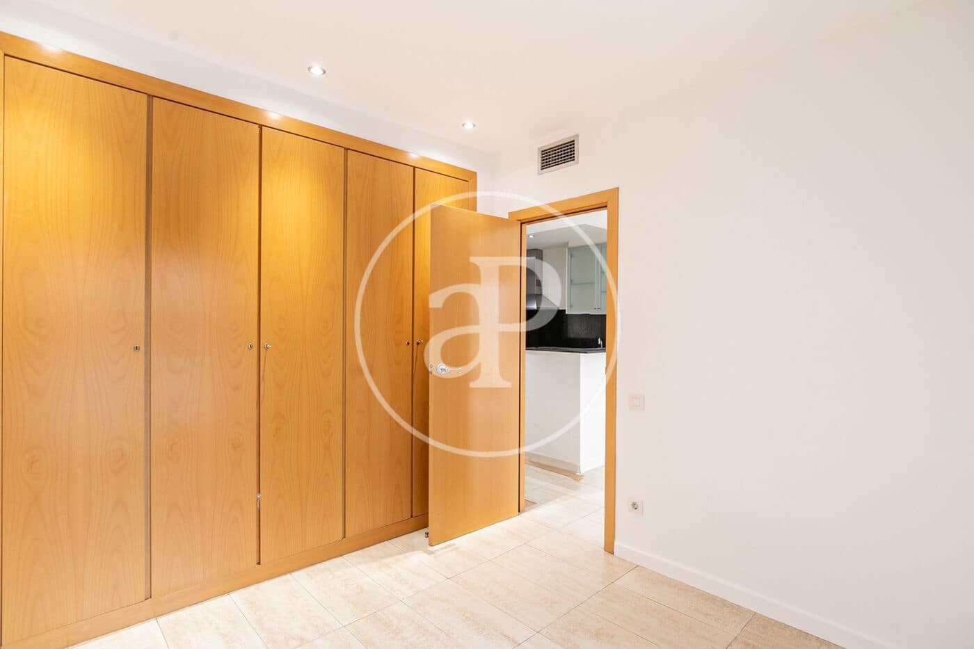 2 bedroom Apartment for sale in Barcelona city - € 420,000 (Ref: 9973318)