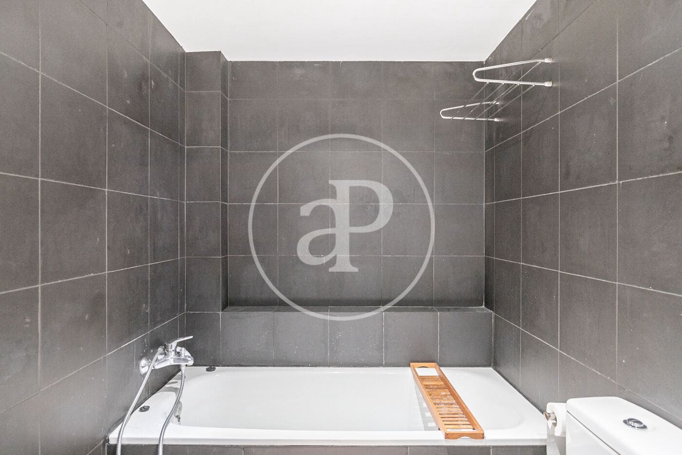 2 bedroom Apartment for sale in Barcelona city - € 420,000 (Ref: 9973318)