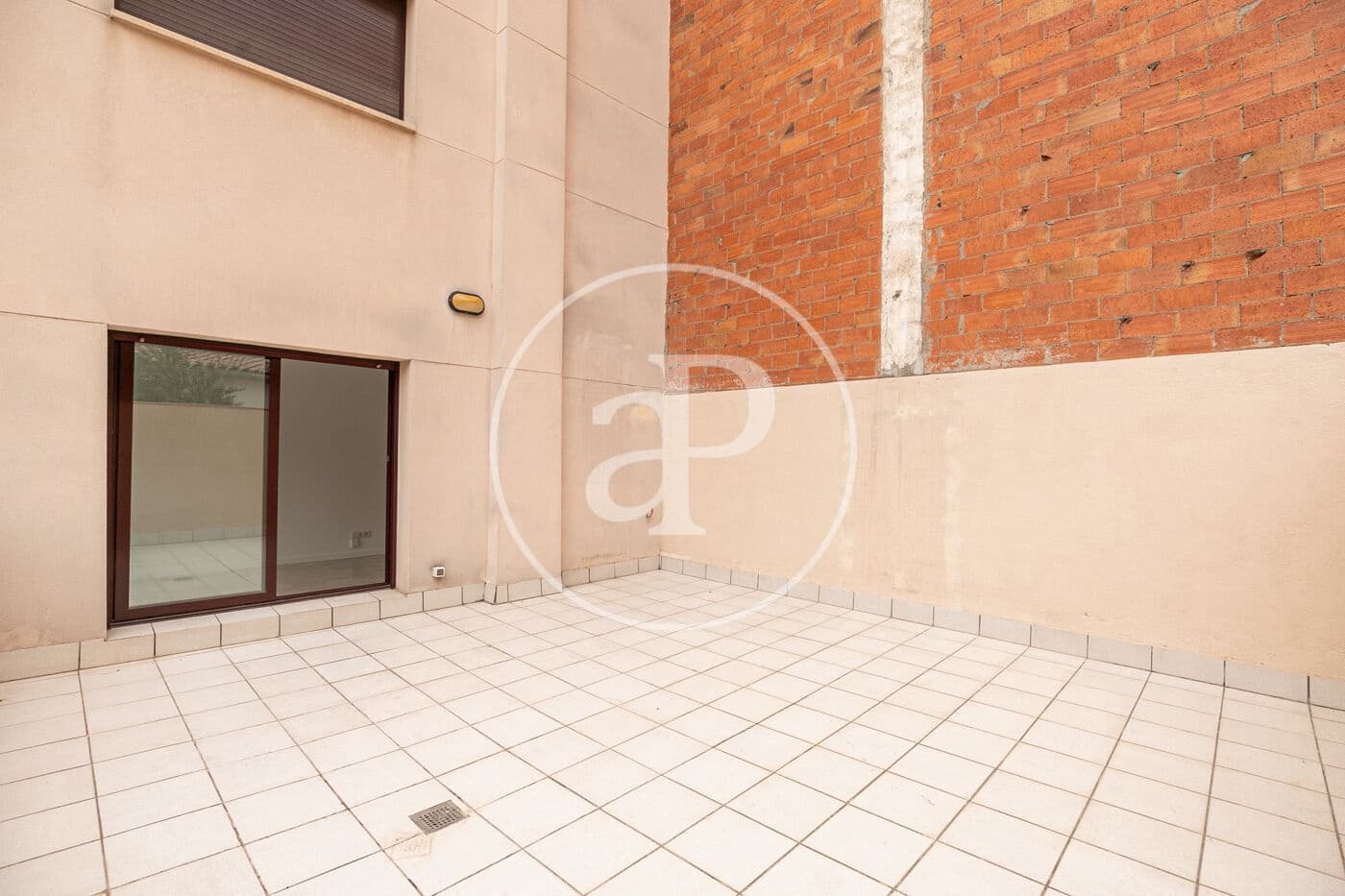 2 bedroom Apartment for sale in Barcelona city - € 420,000 (Ref: 9973318)