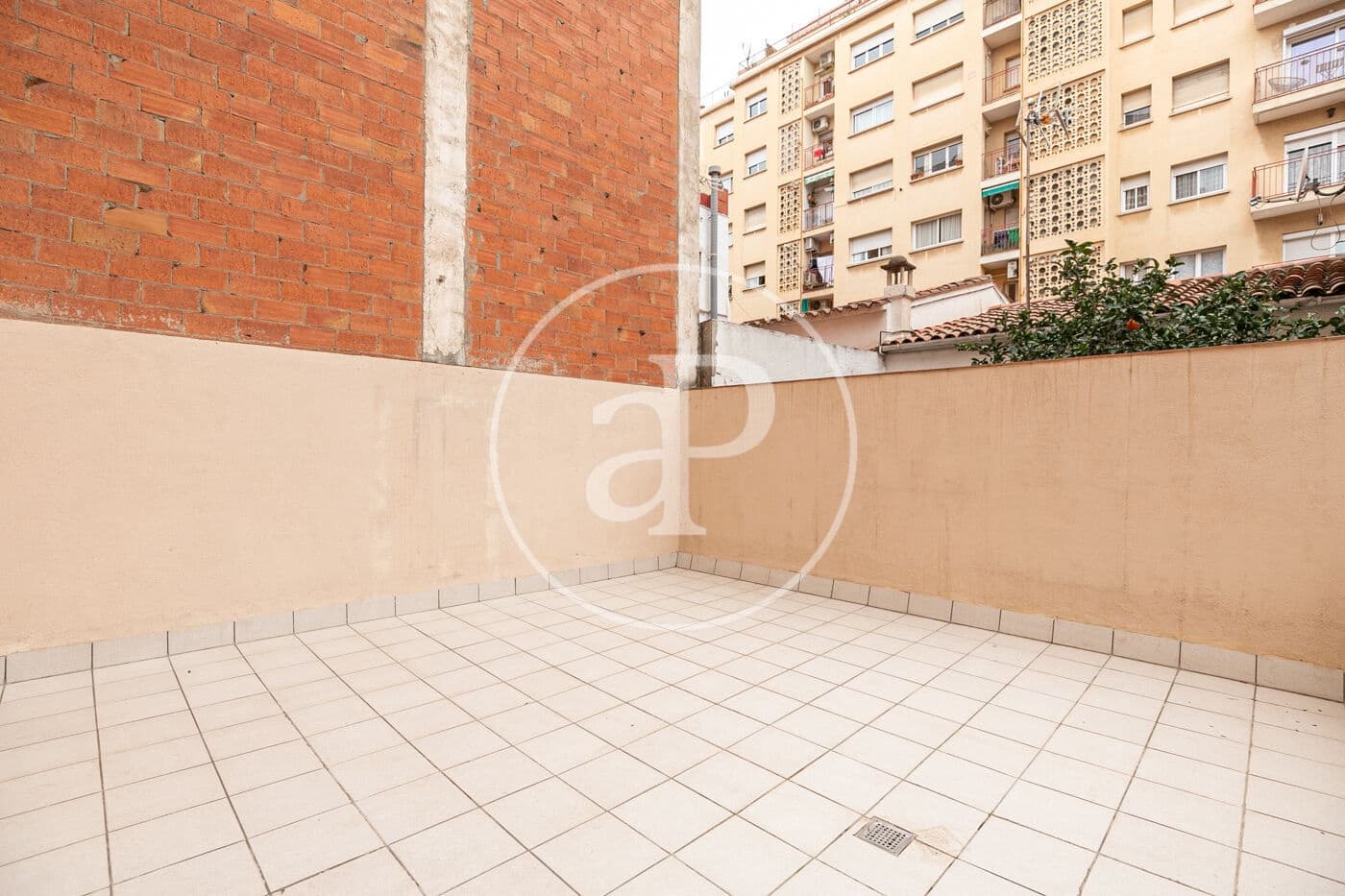 2 bedroom Apartment for sale in Barcelona city - € 420,000 (Ref: 9973318)