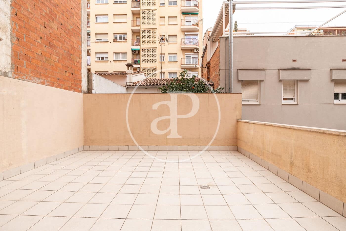 2 bedroom Apartment for sale in Barcelona city - € 420,000 (Ref: 9973318)