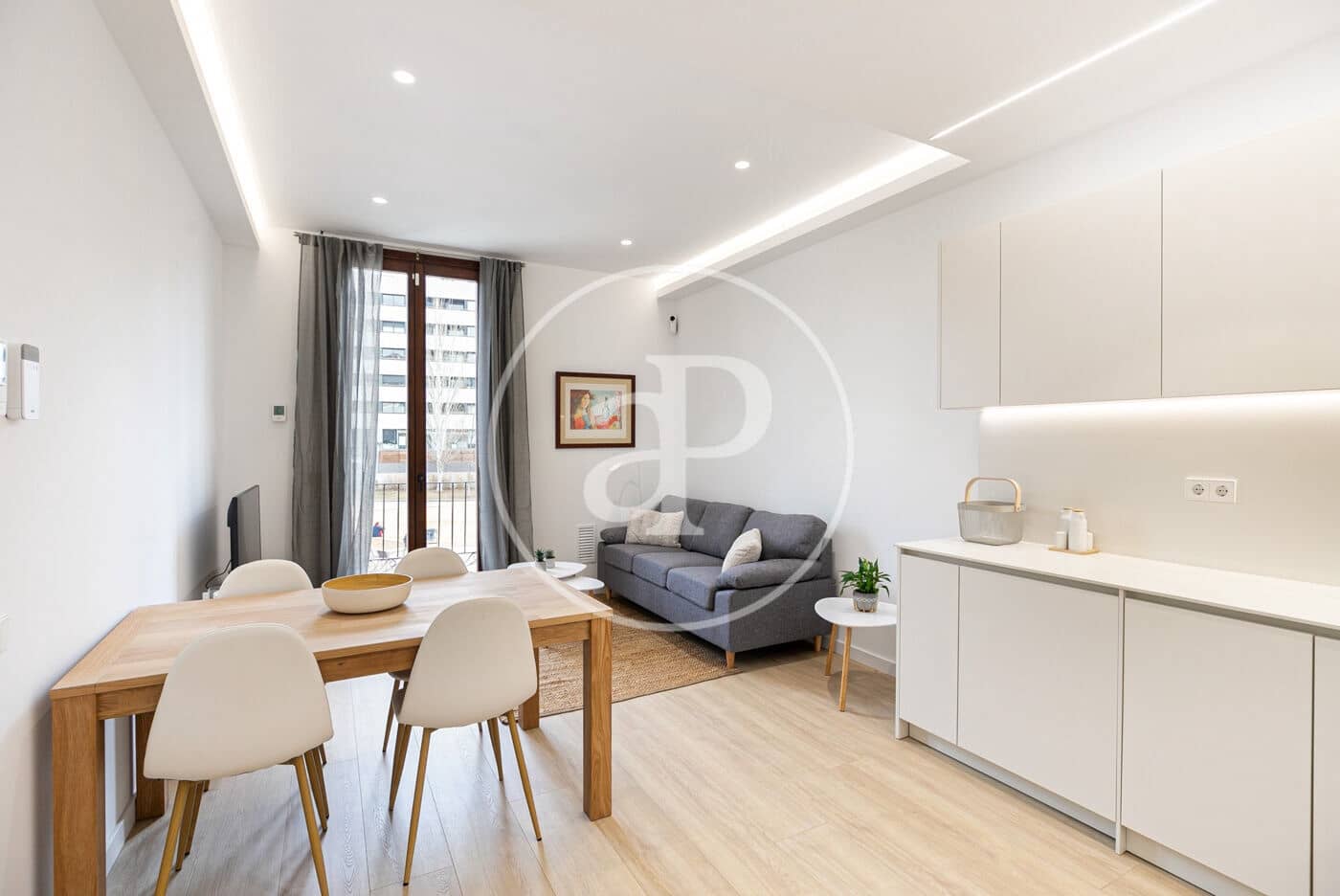 2 soveværelse Lejlighed til leje i Barcelona by - € 1.950 (Ref: 9975411)