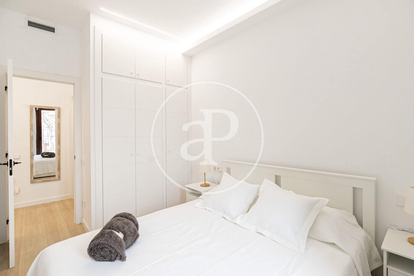 2 soveværelse Lejlighed til leje i Barcelona by - € 1.950 (Ref: 9975411)