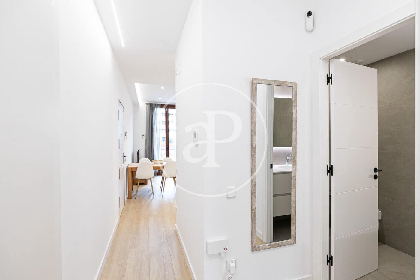 2 soveværelse Lejlighed til leje i Barcelona by - € 1.950 (Ref: 9975411)