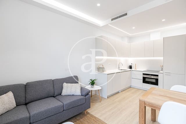2 soveværelse Lejlighed til leje i El Poblenou, Barcelona by - € 1.950 (Ref: 9975411)