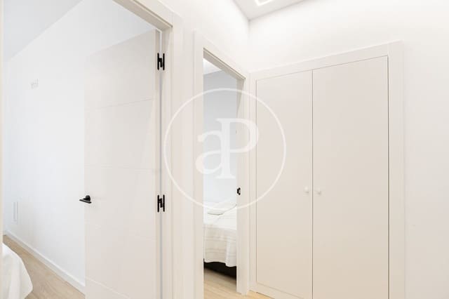 2 soveværelse Lejlighed til leje i El Poblenou, Barcelona by - € 1.950 (Ref: 9975411)