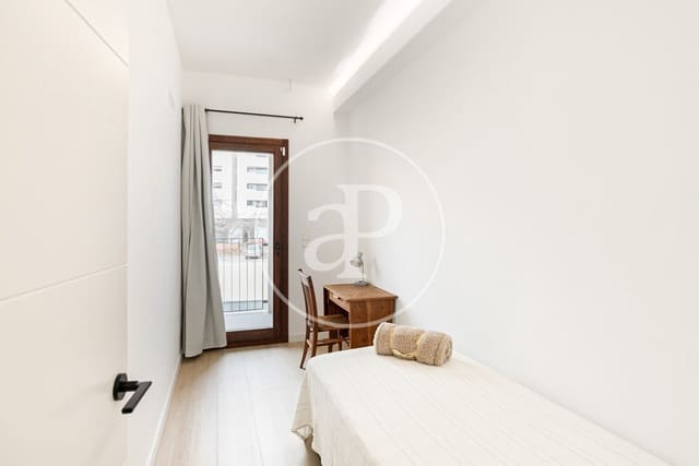 2 soveværelse Lejlighed til leje i El Poblenou, Barcelona by - € 1.950 (Ref: 9975411)