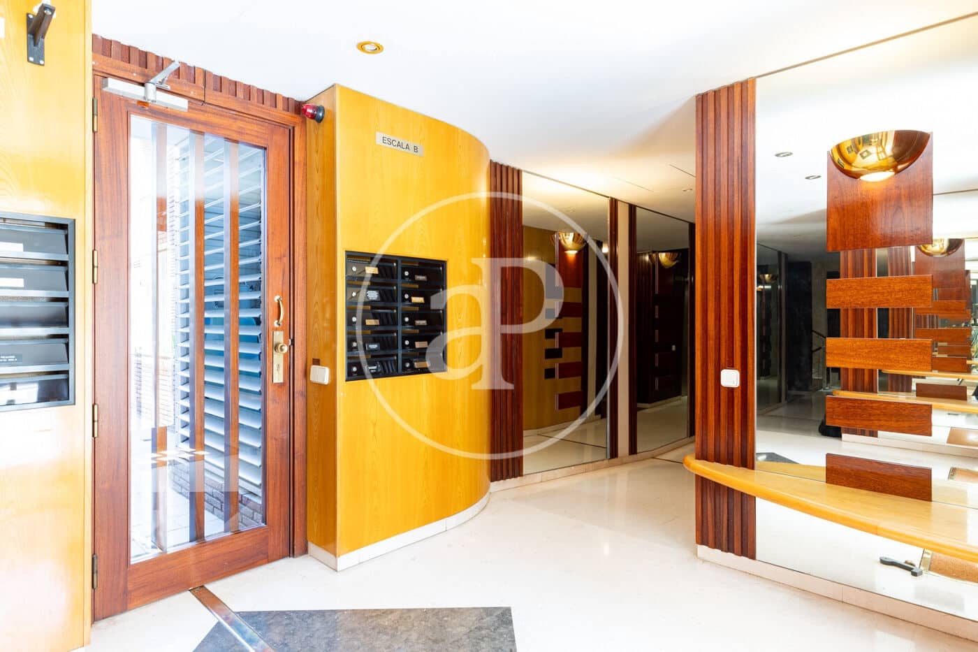 4 sypialnia Apartament na sprzedaż w Sant Cugat del Valles z basenem - 1 380 000 € (Ref: 9975414)