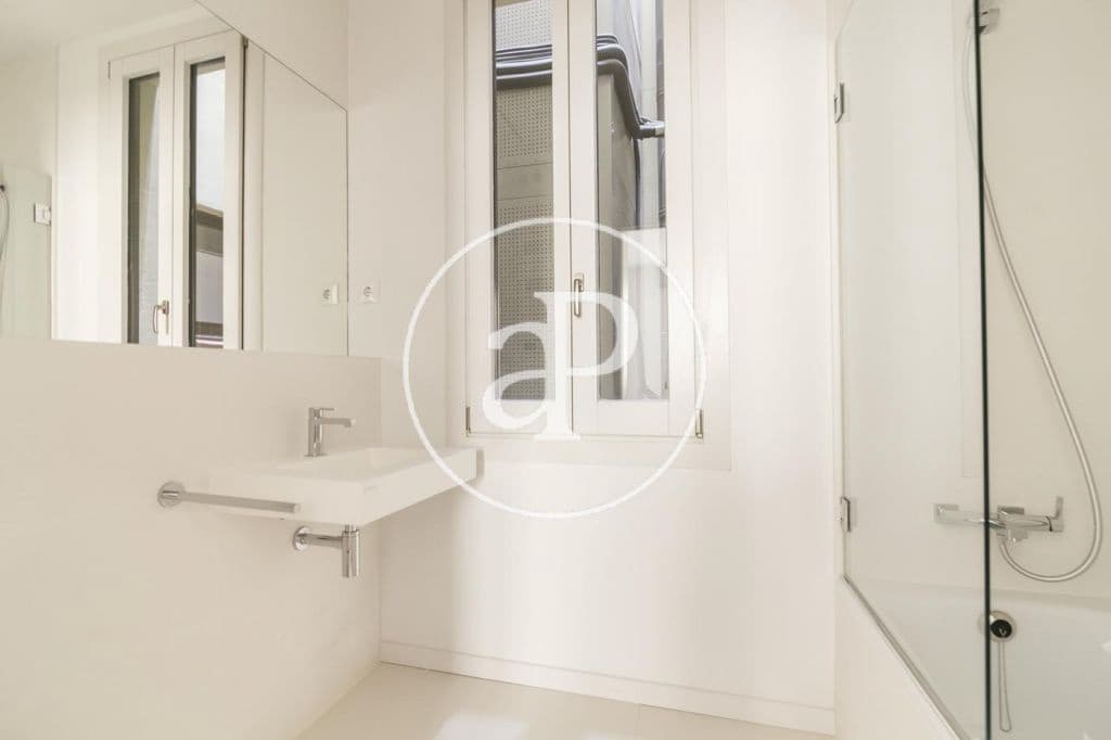 2 soverom Leilighet til leie i Barcelona by - € 2 850 (Ref: 9975416)