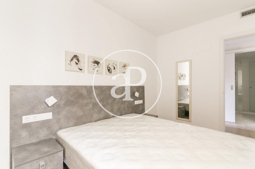 2 soverom Leilighet til leie i Barcelona by - € 2 850 (Ref: 9975416)