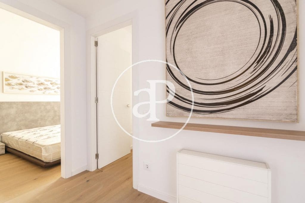 2 soverom Leilighet til leie i Barcelona by - € 2 850 (Ref: 9975416)