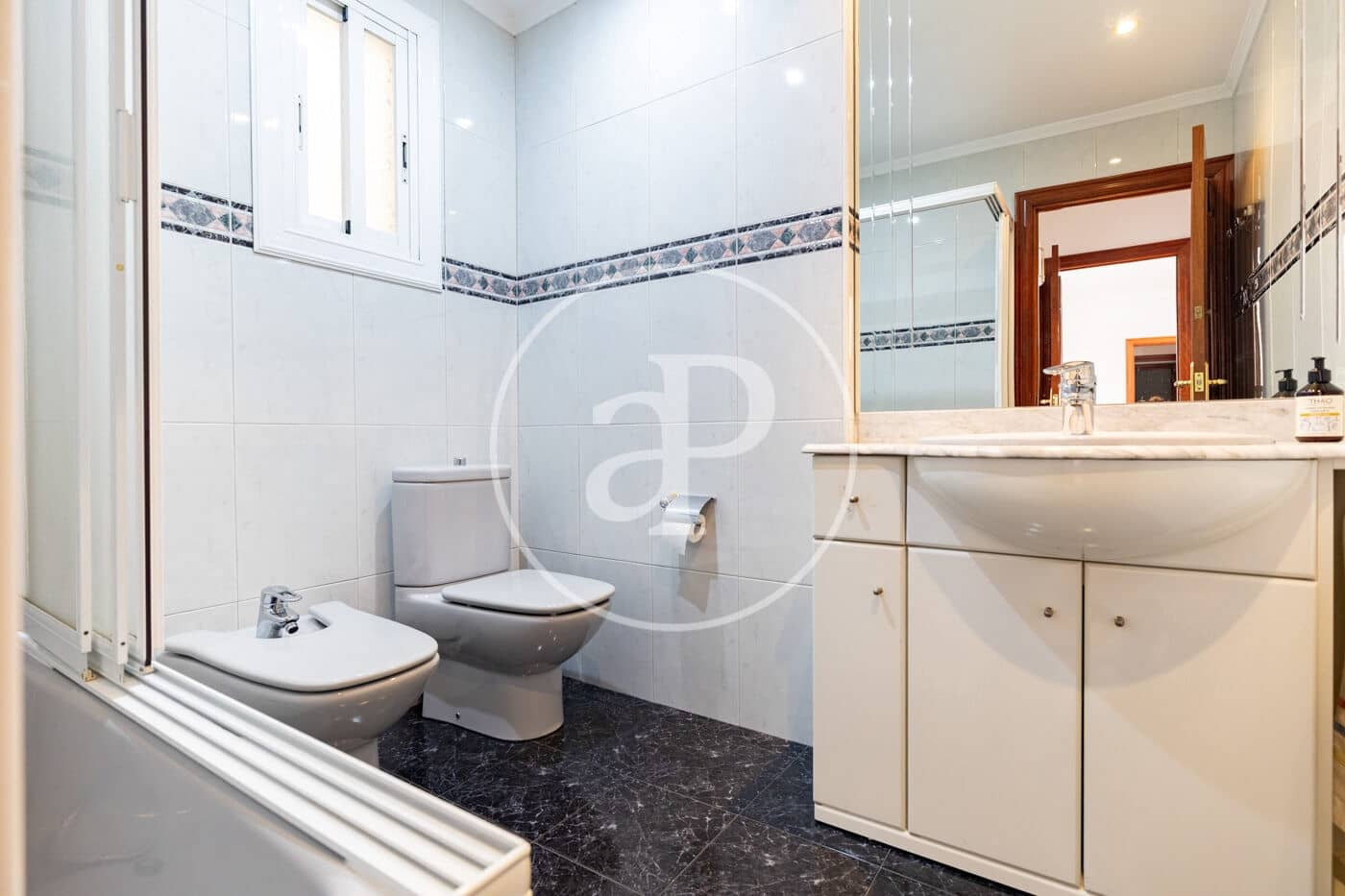3 soverom Leilighet til salgs i Barcelona by - € 445 000 (Ref: 9977313)