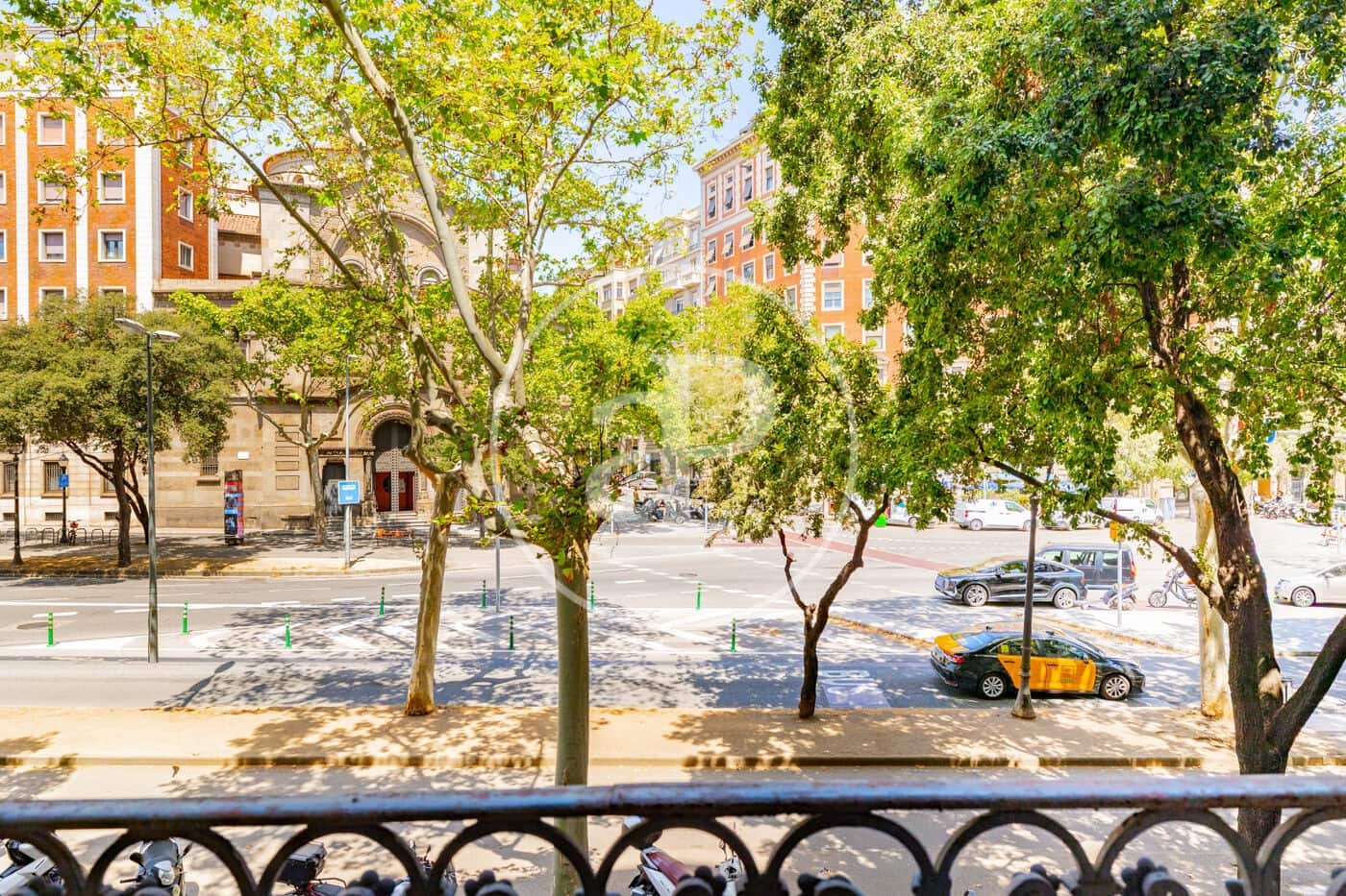4 soveværelse Lejlighed til salg i Barcelona by - € 895.000 (Ref: 9978829)