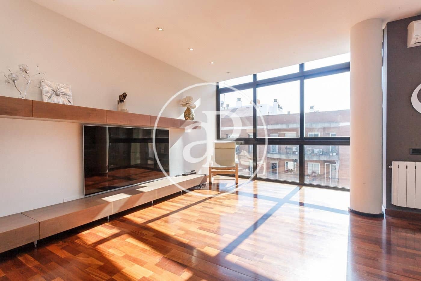 3 Zimmer Apartment zu vermieten in Barcelona Stadt mit Garage - 2.535 € (Ref: 9978830)