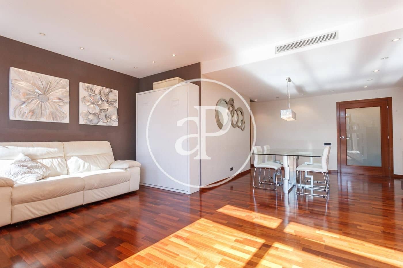3 Zimmer Apartment zu vermieten in Barcelona Stadt mit Garage - 2.535 € (Ref: 9978830)