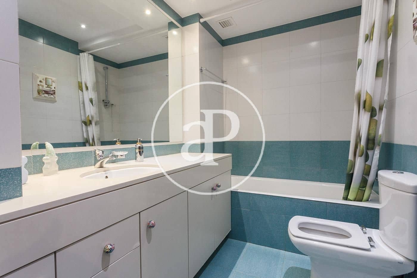 3 Zimmer Apartment zu vermieten in Barcelona Stadt mit Garage - 2.535 € (Ref: 9978830)