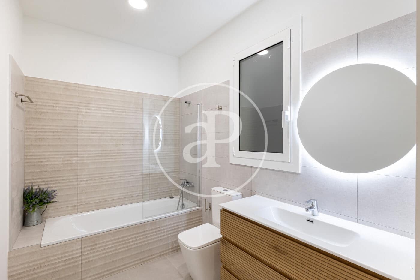 Apartamento de 3 habitaciones en Barcelona ciudad en venta - 670.000 € (Ref: 9983011)