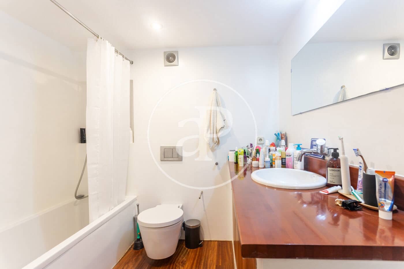 3 soverom Leilighet til leie i Barcelona by med garasje - € 2 865 (Ref: 9983012)