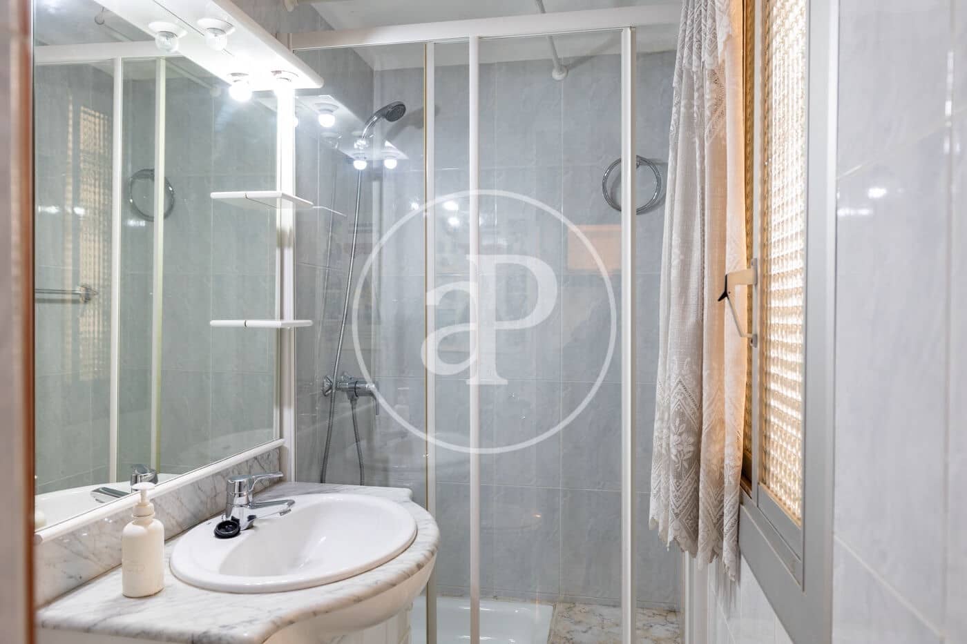 3 slaapkamer Villa te koop in Barcelona stad - € 750.000 (Ref: 9984983)