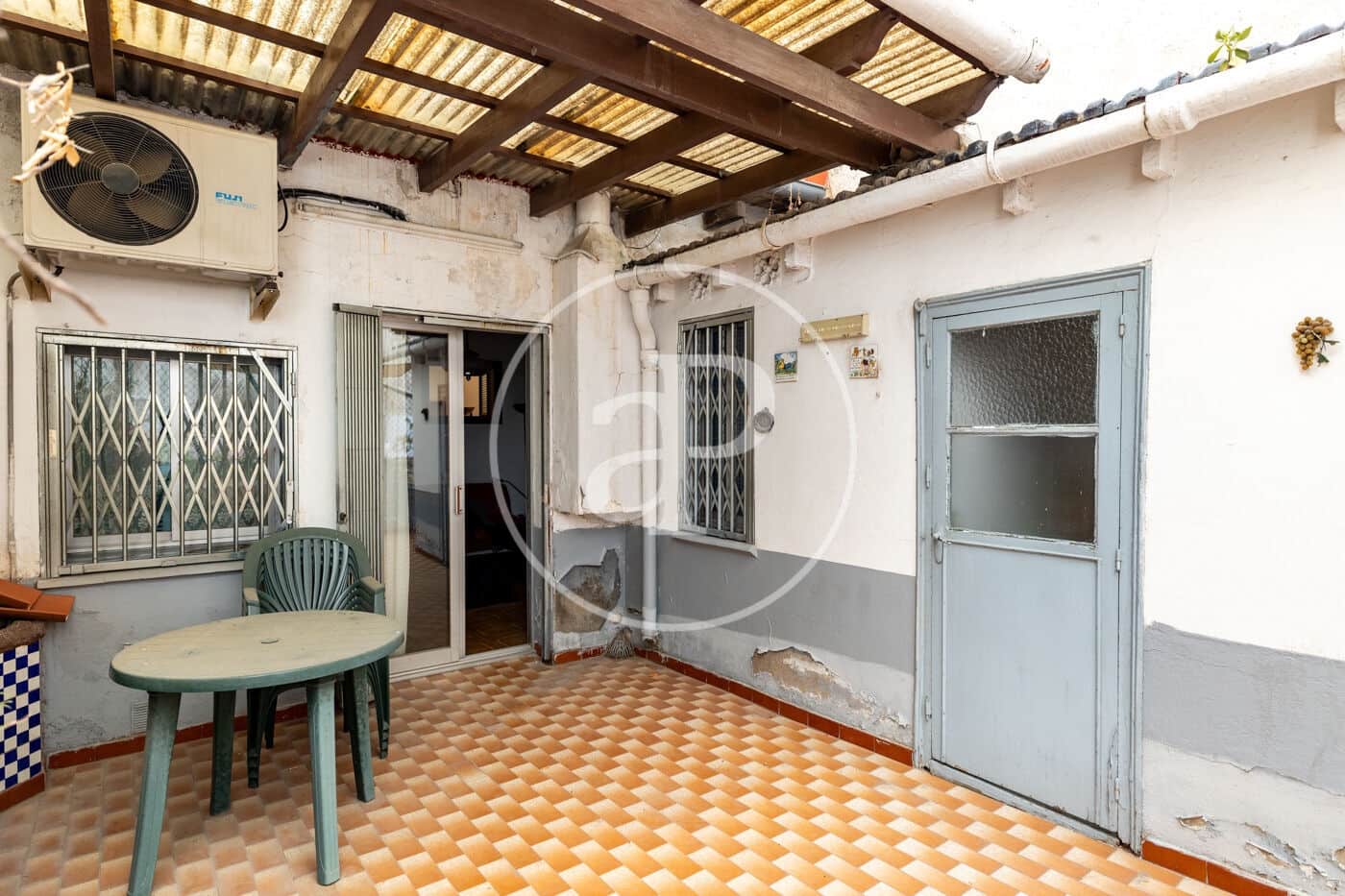 3 slaapkamer Villa te koop in Barcelona stad - € 750.000 (Ref: 9984983)