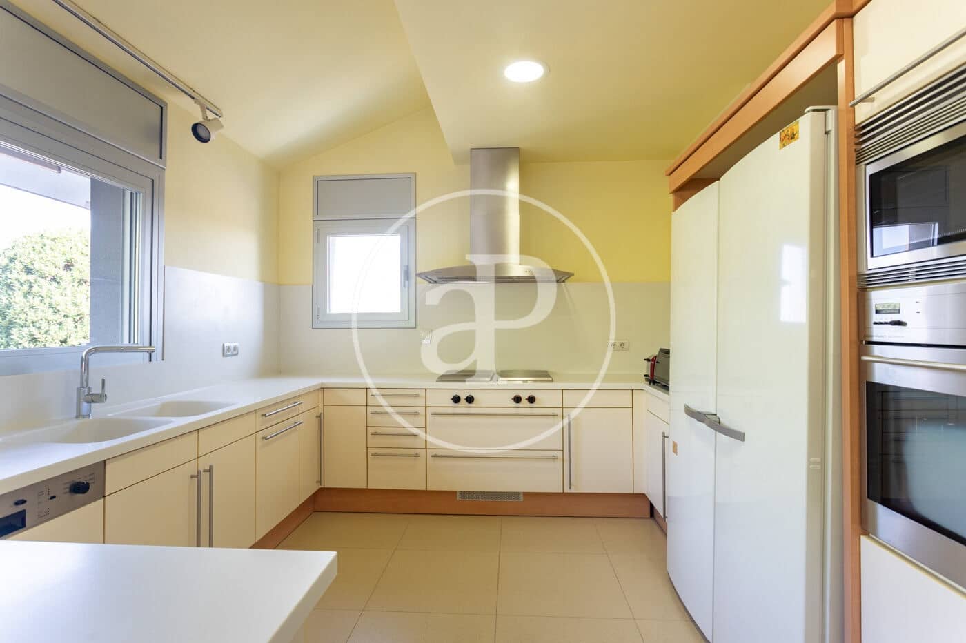 6 bedroom Villa for sale in Sant Cugat del Valles with pool - € 1,980,000 (Ref: 9984984)