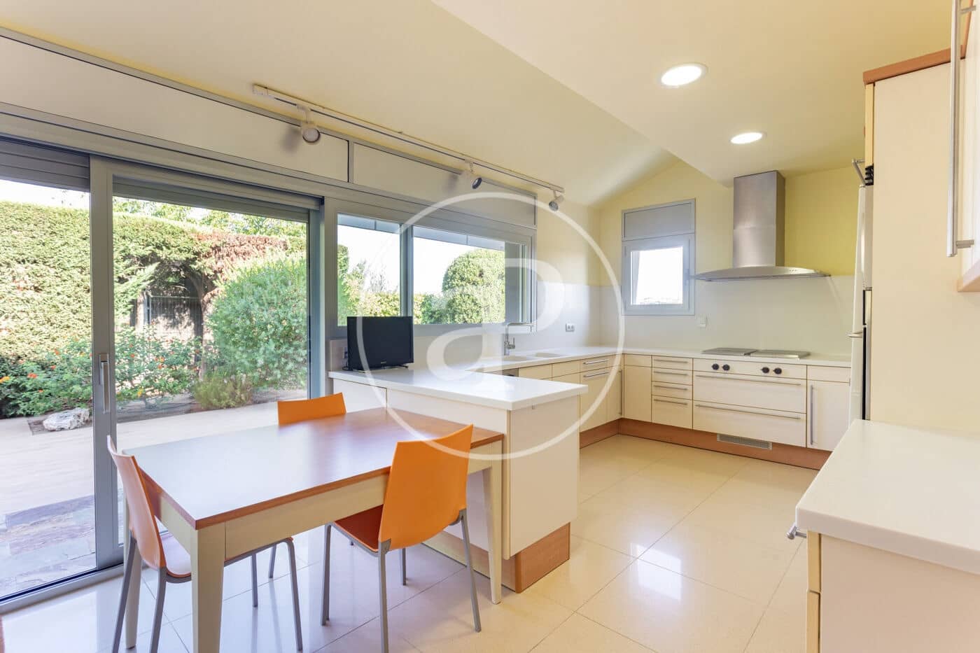 6 bedroom Villa for sale in Sant Cugat del Valles with pool - € 1,980,000 (Ref: 9984984)