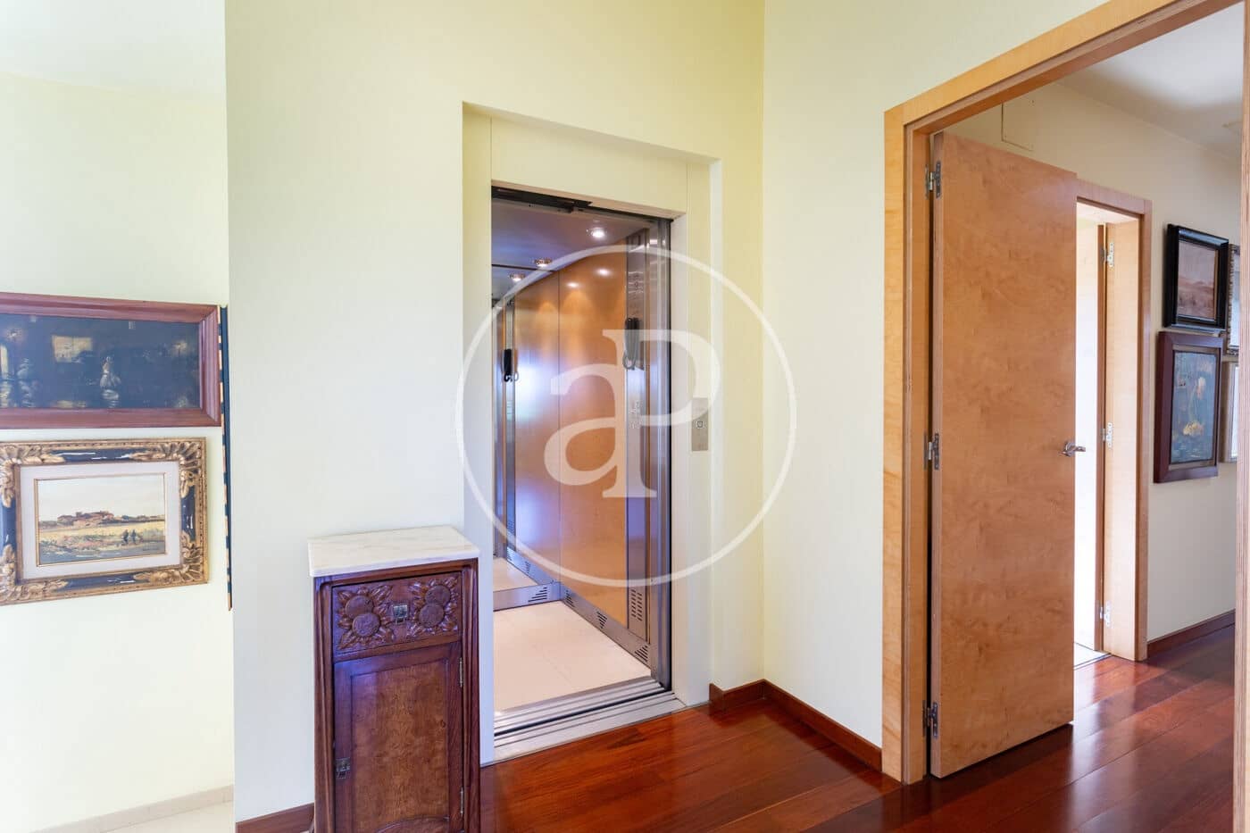 6 bedroom Villa for sale in Sant Cugat del Valles with pool - € 1,980,000 (Ref: 9984984)