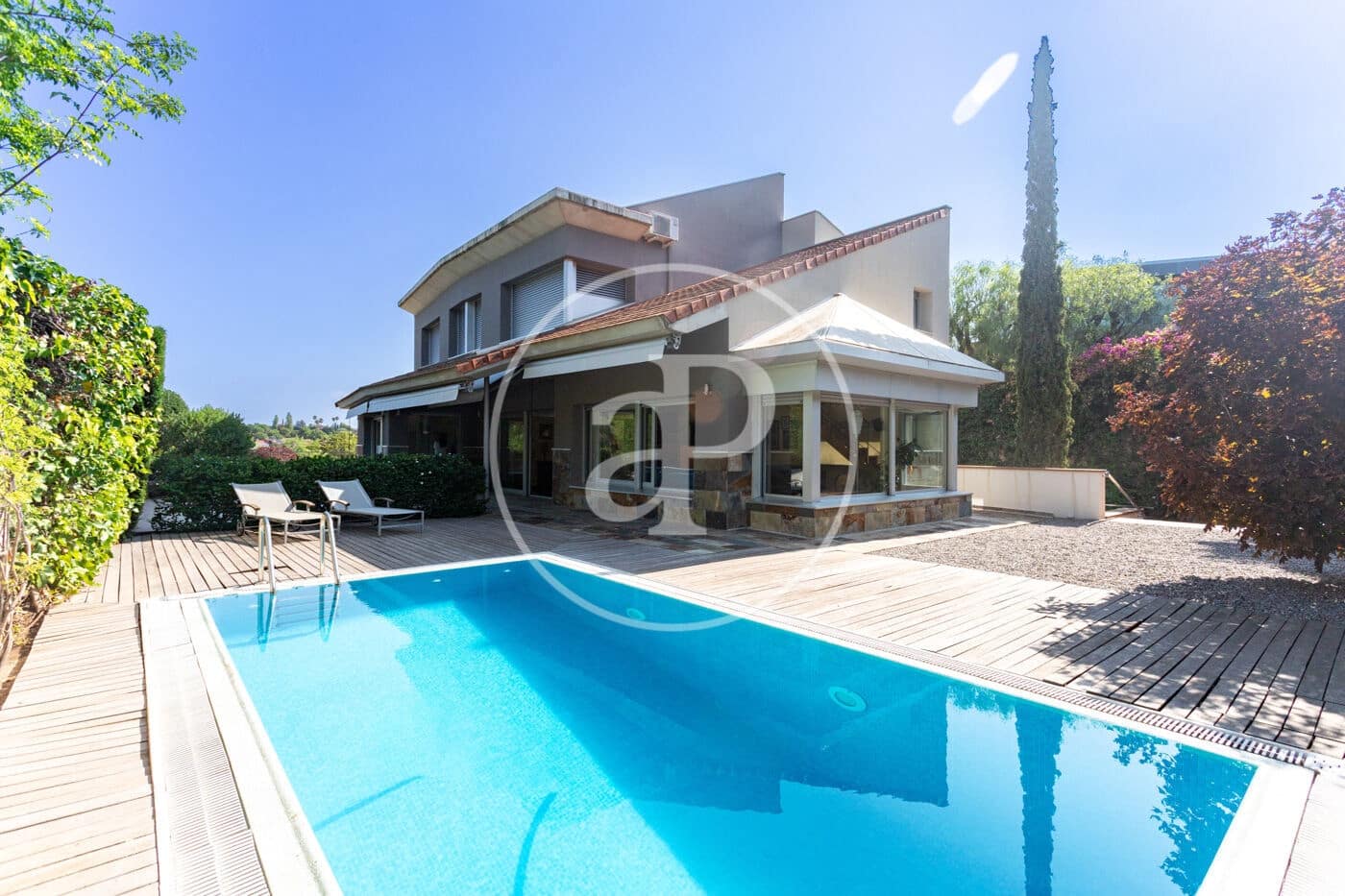 6 bedroom Villa for sale in Sant Cugat del Valles with pool - € 1,980,000 (Ref: 9984984)