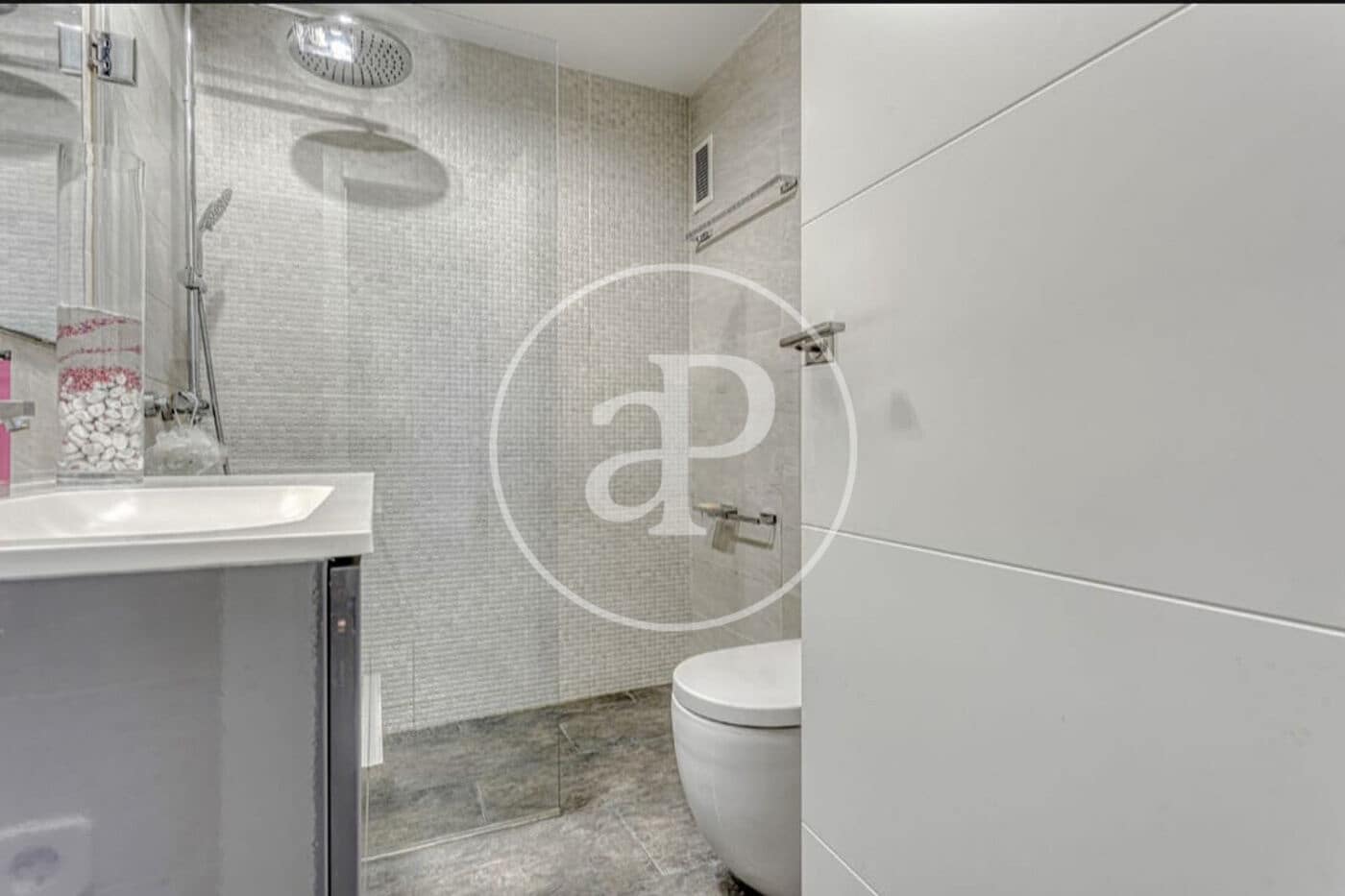 3 slaapkamer Appartement te koop in Barcelona stad met zwembad - € 640.000 (Ref: 9984985)