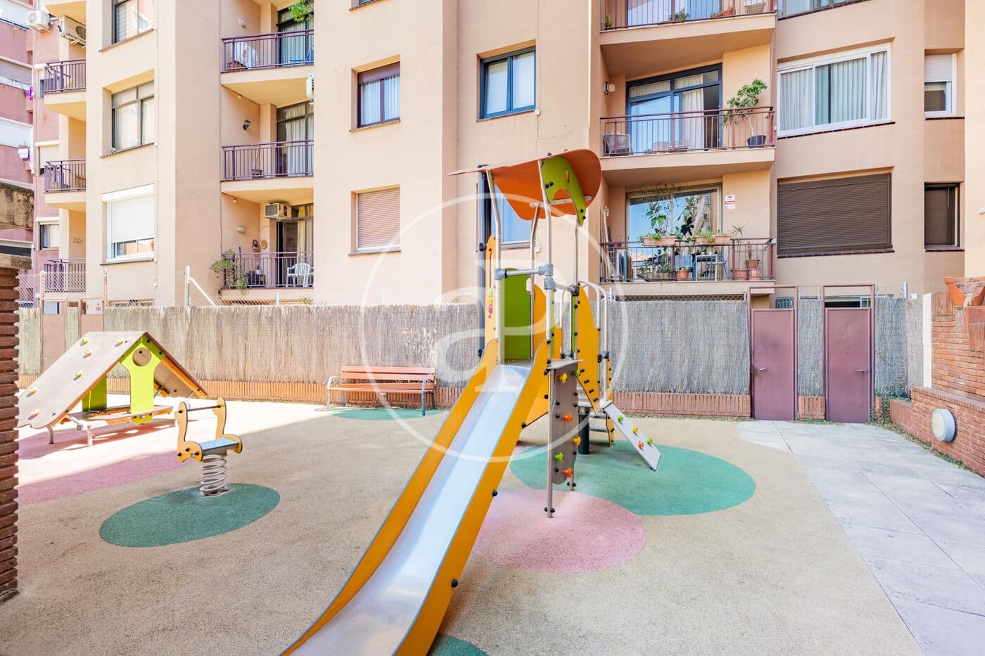 3 bedroom Apartment for sale in Barcelona city with pool garage - € 640,000 (Ref: 9984985)