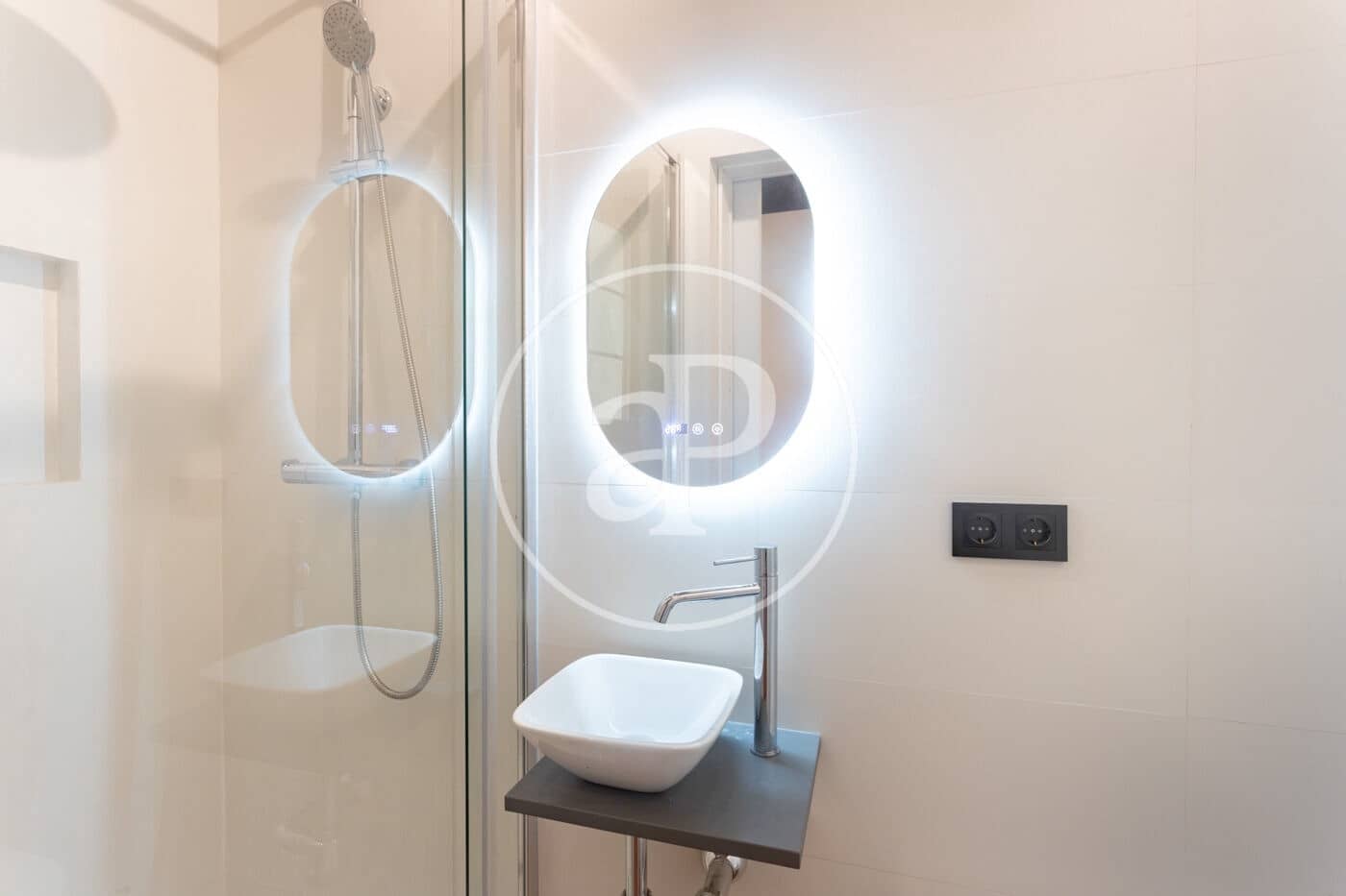 Appartement de 4 chambres à louer à Barcelone ville - 5 600 € (Ref: 9994218)