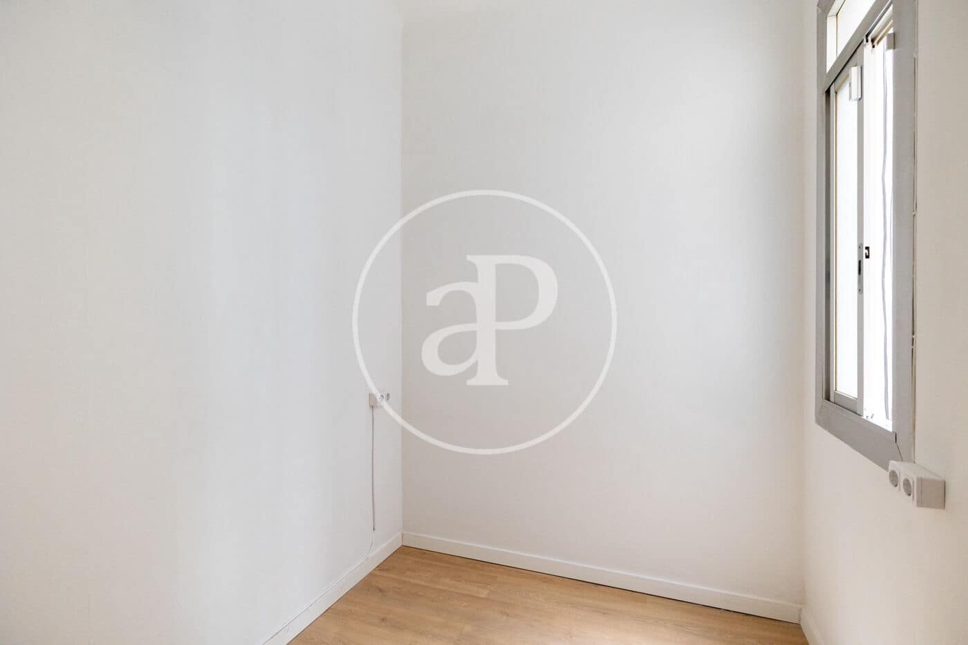 Apartamento de 4 habitaciones en Barcelona ciudad en venta - 375.000 € (Ref: 9997121)