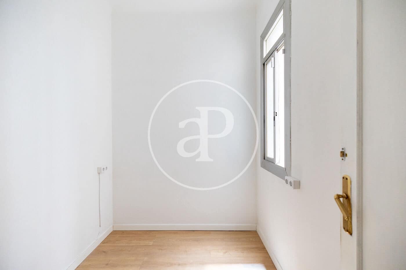 Apartamento de 4 habitaciones en Barcelona ciudad en venta - 375.000 € (Ref: 9997121)