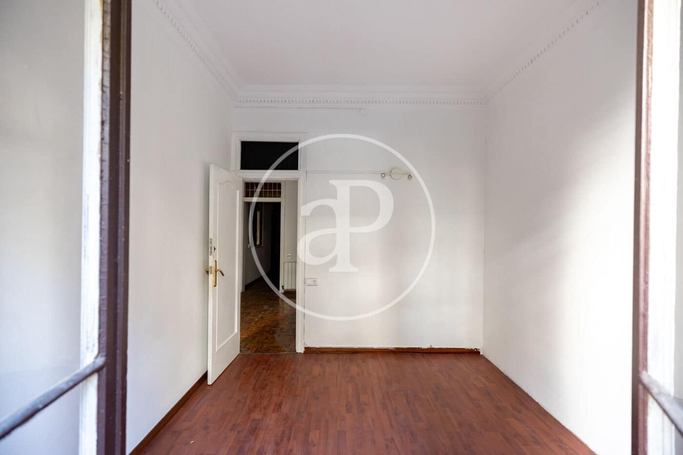 Apartamento de 4 habitaciones en Barcelona ciudad en venta - 375.000 € (Ref: 9997121)