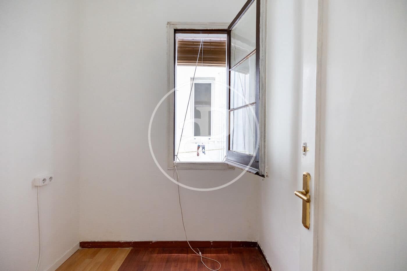 Apartamento de 4 habitaciones en Barcelona ciudad en venta - 375.000 € (Ref: 9997121)
