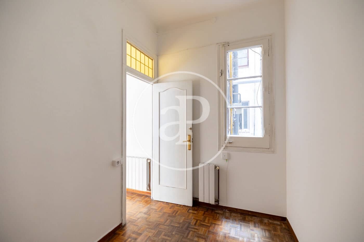 Apartamento de 4 habitaciones en Barcelona ciudad en venta - 375.000 € (Ref: 9997121)
