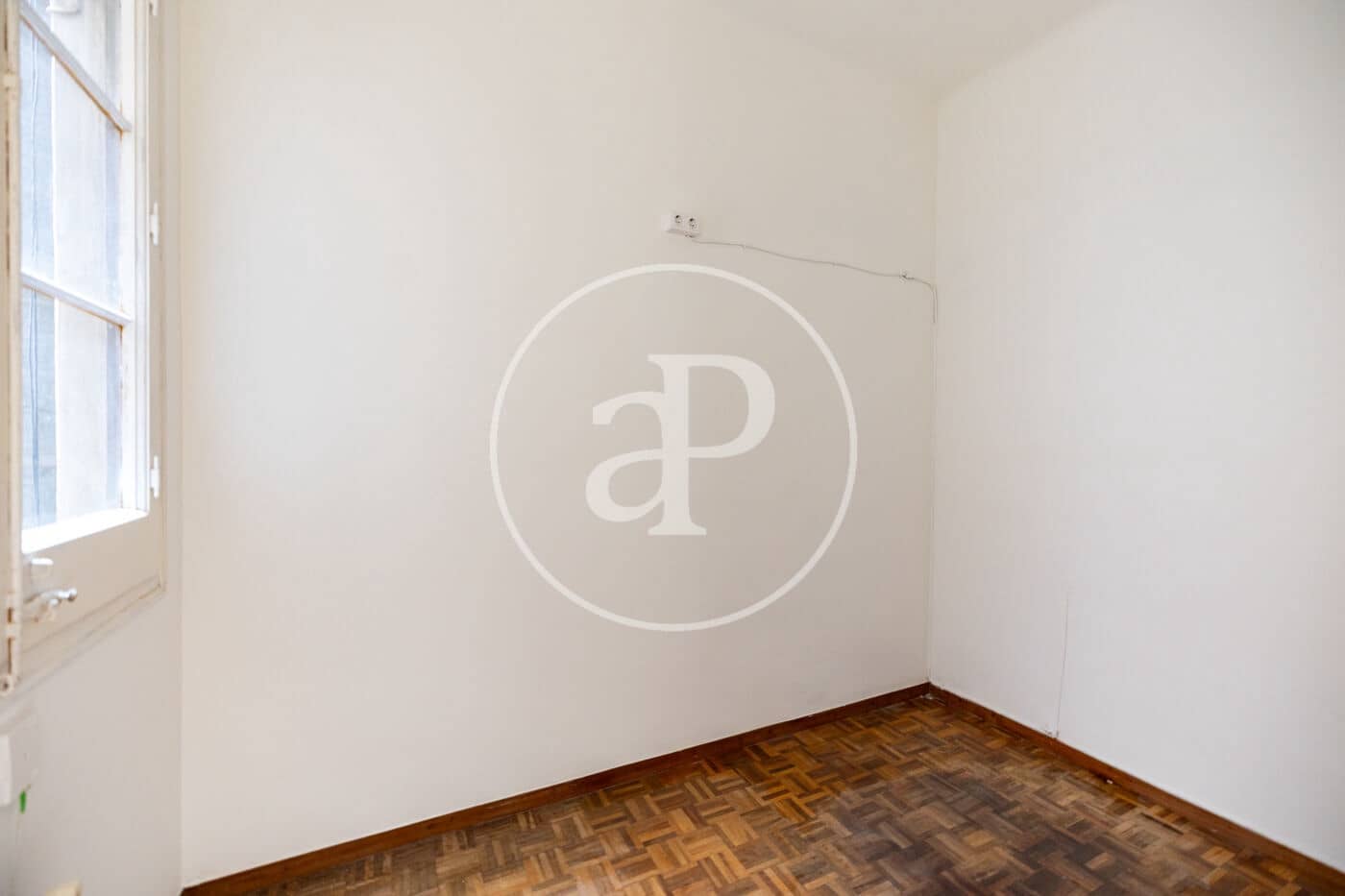 Apartamento de 4 habitaciones en Barcelona ciudad en venta - 375.000 € (Ref: 9997121)