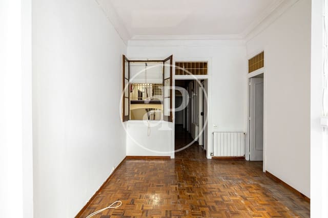 Apartamento de 4 habitaciones en L'Antiga Esquerra de L'Eixample, Barcelona ciudad en venta - 375.000 € (Ref: 9997121)