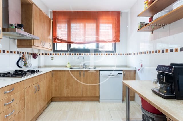 4 sypialnia Willa na sprzedaż w Cerdanyola del Vallès z garażem - 615 000 € (Ref: 9997122)