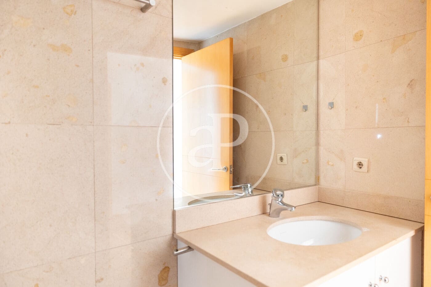 2 sovrum Lägenhet till salu i Barcelona stad med garage - 850 000 € (Ref: 9998809)