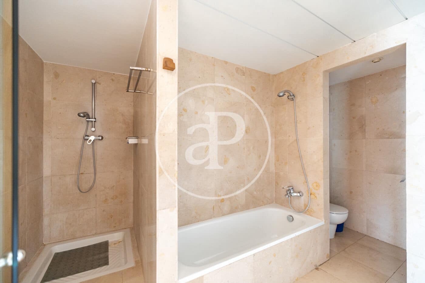 2 sovrum Lägenhet till salu i Barcelona stad med garage - 850 000 € (Ref: 9998809)