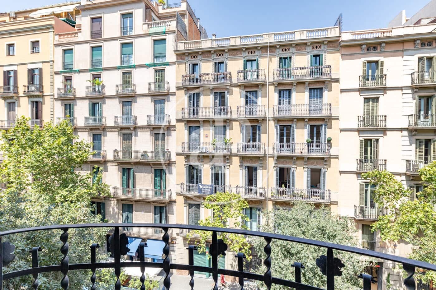4 soveværelse Lejlighed til salg i Barcelona by - € 1.770.000 (Ref: 9998810)