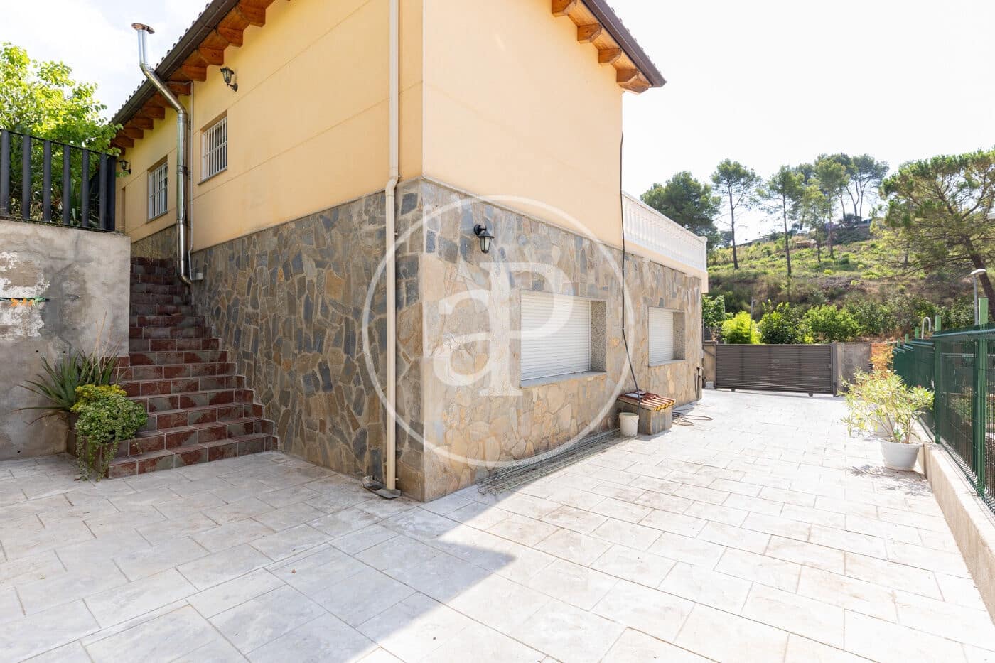 4 quarto Moradia para venda em Rubi com garagem - 598 000 € (Ref: 9999621)
