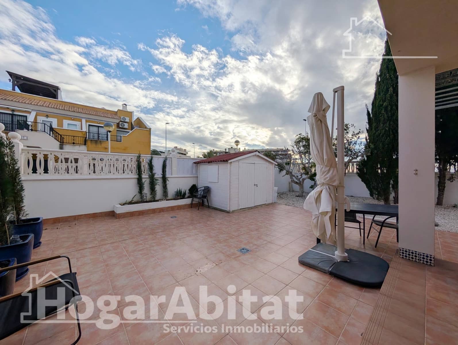 3 Zimmer Wohnung zu verkaufen in Arenales del Sol mit Pool Garage - 349.000 € (Ref: 10003743)