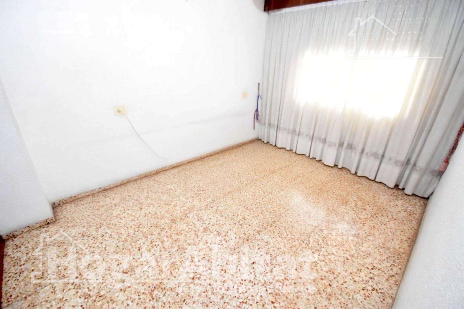 4 soveværelse Lejlighed til salg i Castello de la Plana - € 139.900 (Ref: 10003750)