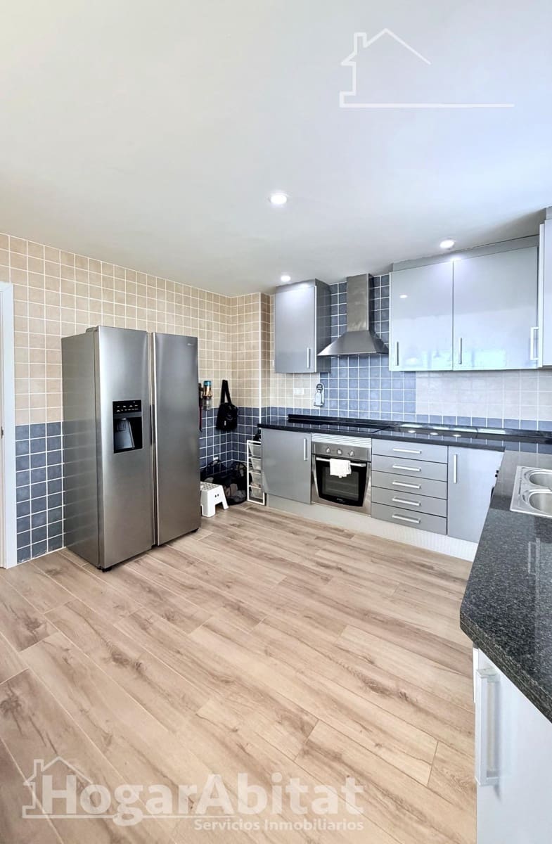 3 chambre Villa/Maison à vendre à Torrent avec piscine garage - 579 000 € (Ref: 10009169)