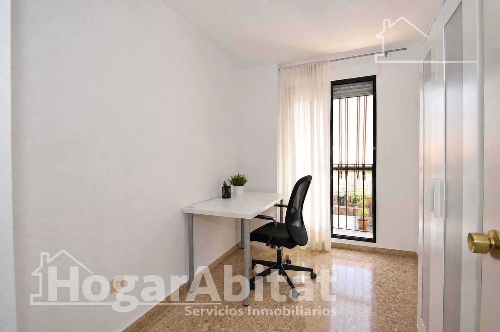 4 bedroom Flat for sale in Moncada with pool garage - € 262,000 (Ref: 10011529)