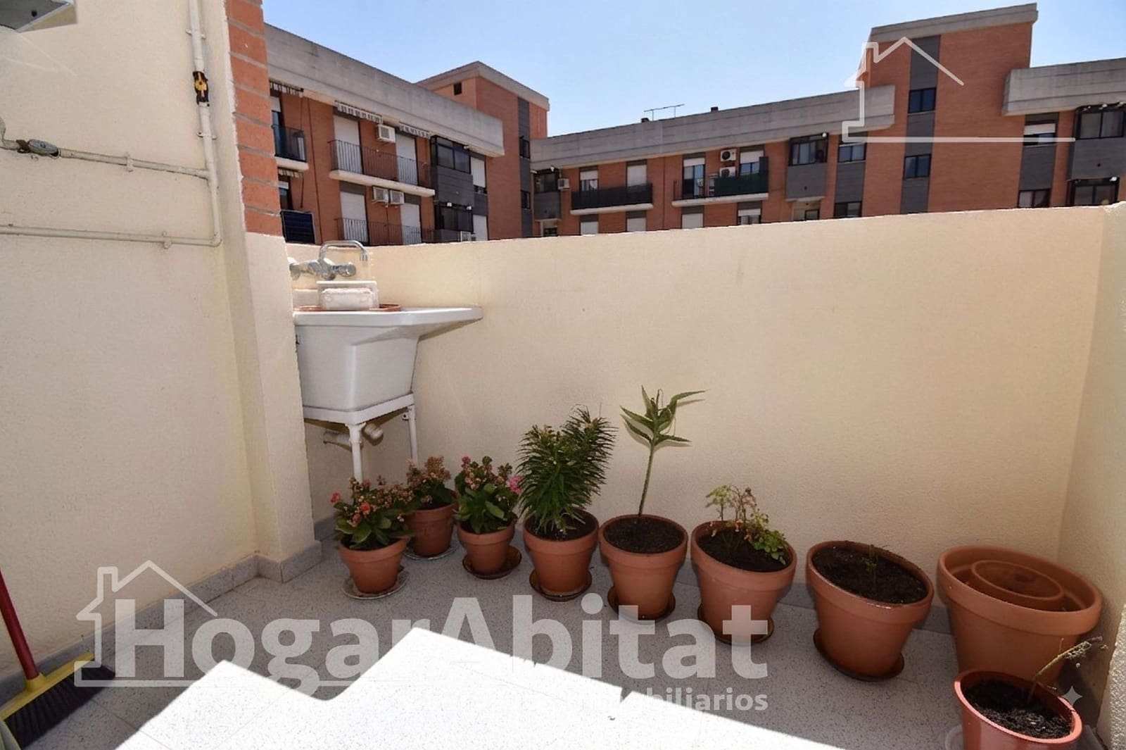 4 bedroom Flat for sale in Moncada with pool garage - € 262,000 (Ref: 10011529)