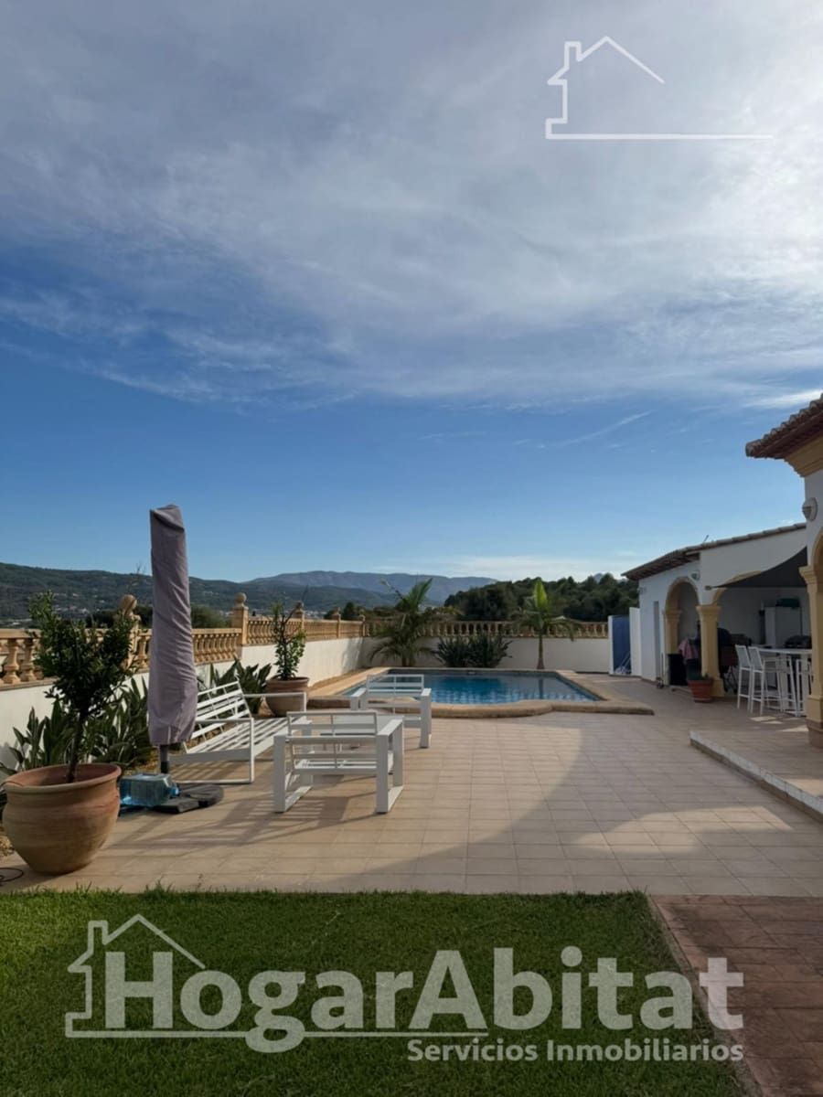 4 bedroom Villa for sale in Beniarbeig with pool garage - € 850,000 (Ref: 10015652)