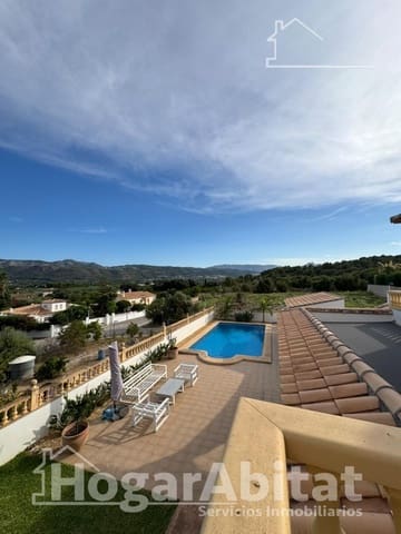 4 bedroom Villa for sale in Beniarbeig with pool garage - € 850,000 (Ref: 10015652)